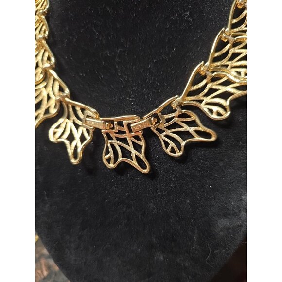 Vintage 1980s Signed Monet Goldtone Wavy Cut Out Link Necklace RARE - Picture 4 of 4